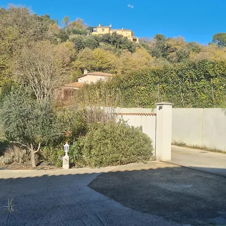 Les Lauriers Fleuris * Meounes-les-Montrieux